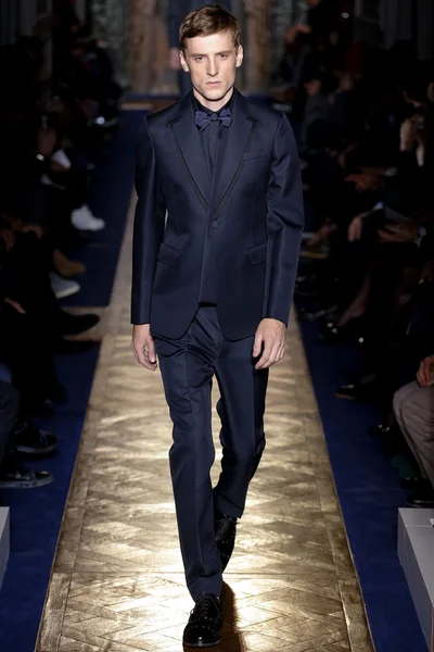 Look 44